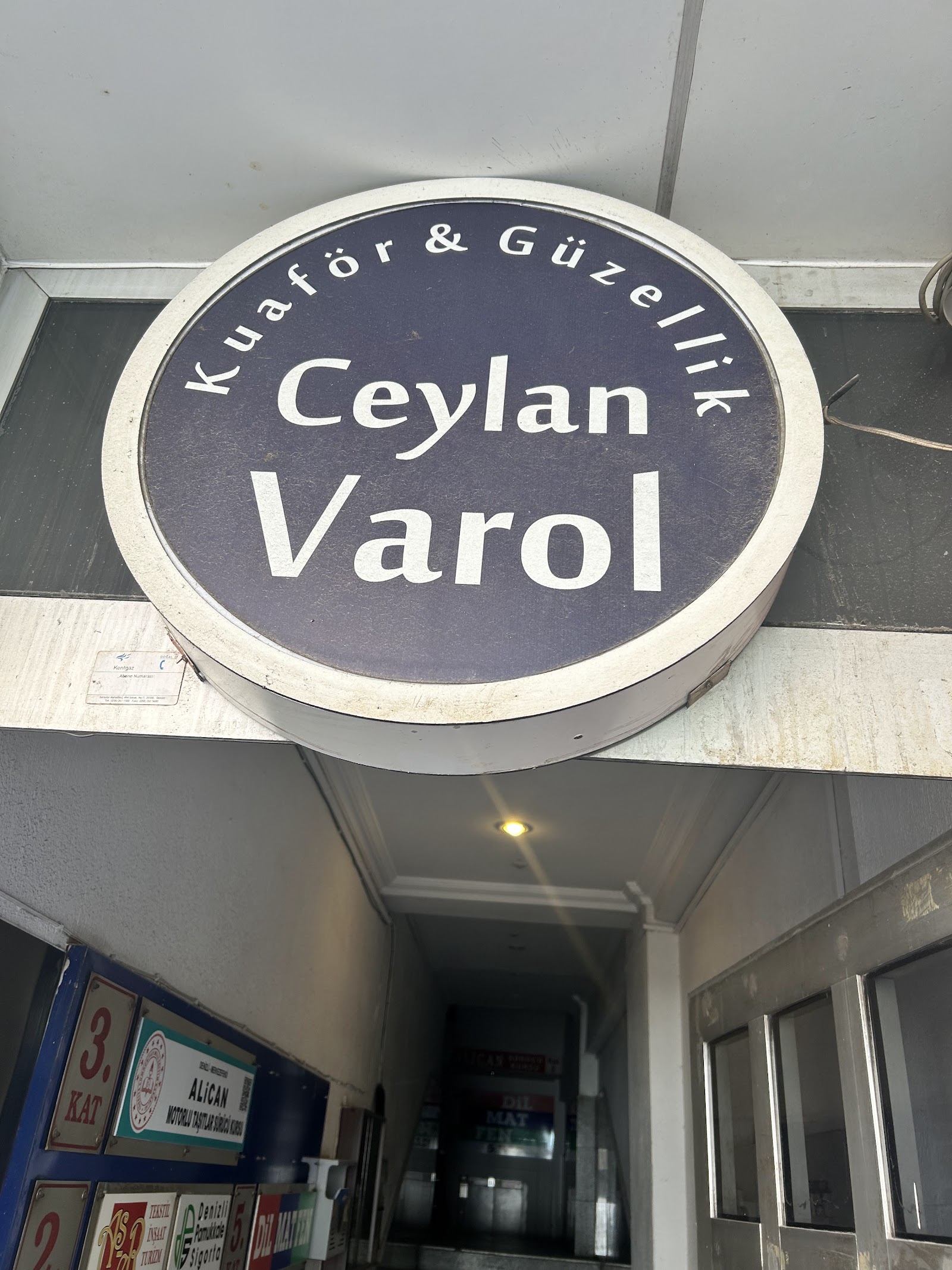 Ceylan Varol Kuaför & Güzellik Merkezi