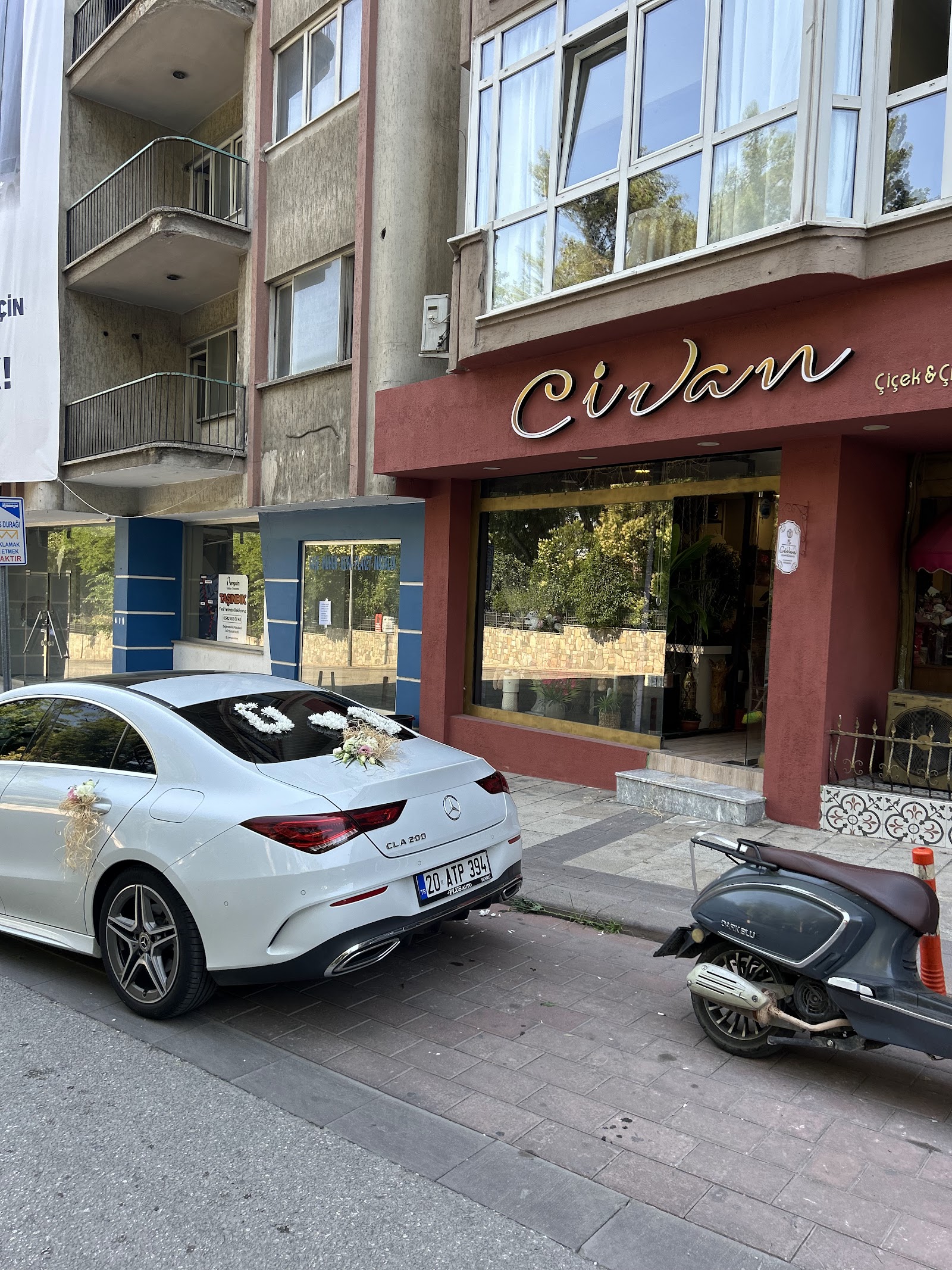 Civan Çiçekçilik - Denizli Çiçek Siparişi- Denizli Çiçekçi kır düğünü mekanı — Pamukkale