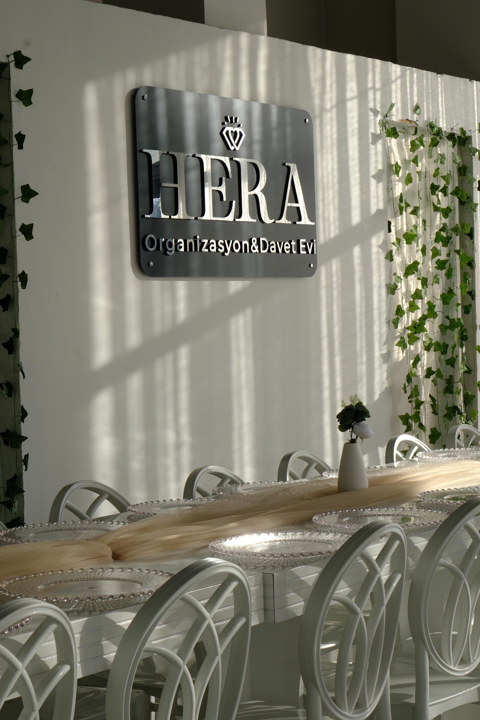 Hera Davet Evi