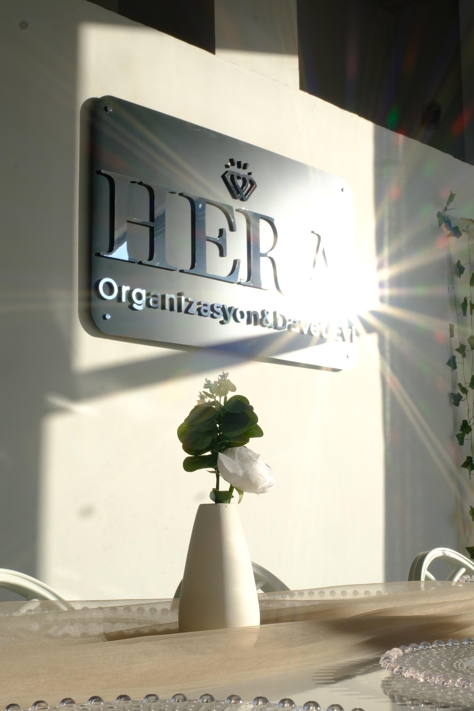 Hera Davet Evi