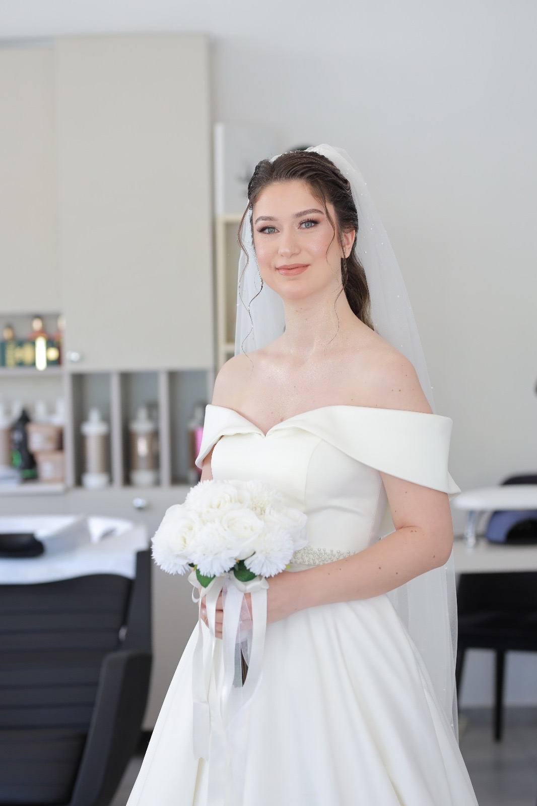 YUESS Hair & Makeup Studio